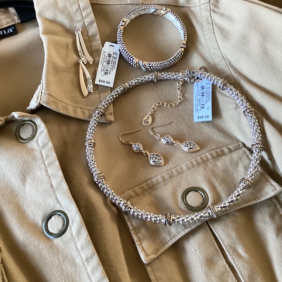 Scroll Gold And Silver Tone Link Stretch Bracelet Petite White Crystal Accents - Picture 10 of 14